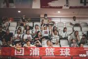 华体会体育-卫冕冠军再度登顶，雄姿尽显