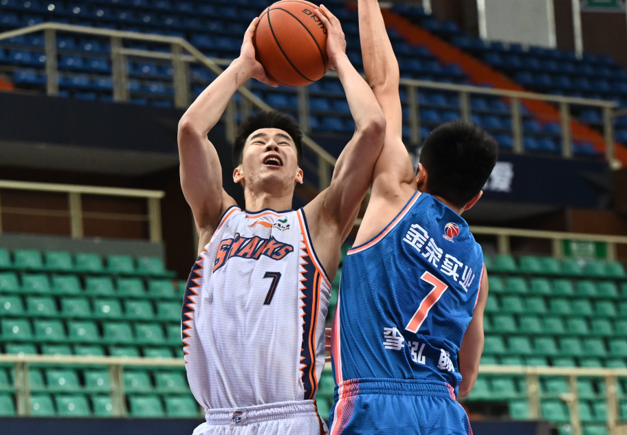 上海男篮实现三连胜，稳固前八位置