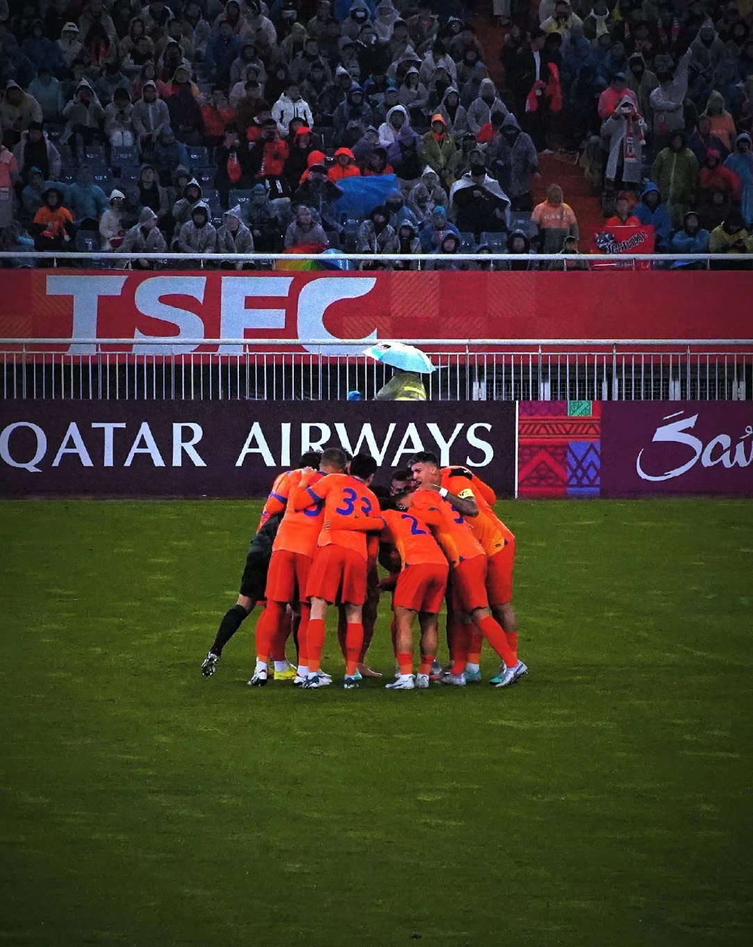 顶级联赛精彩对决，运动员们表现出色斩获胜利的简单介绍