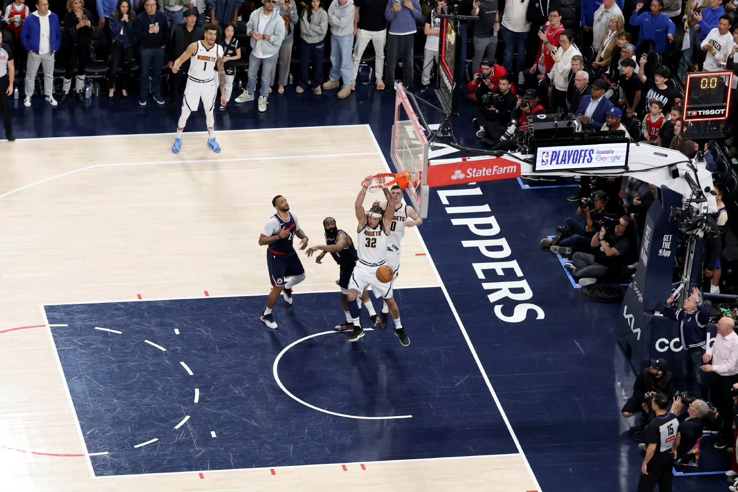 快船客场大胜魔术,雷吉杰克逊绝杀 快船客场大胜魔术,雷吉杰克逊绝杀