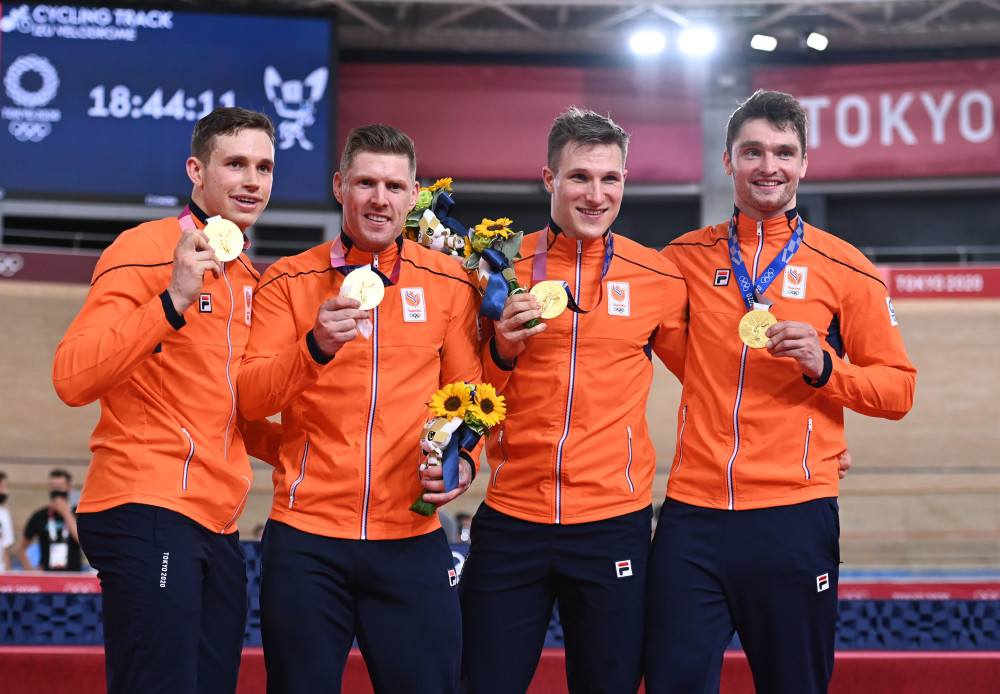 健美操男子团体赛俄罗斯队夺冠