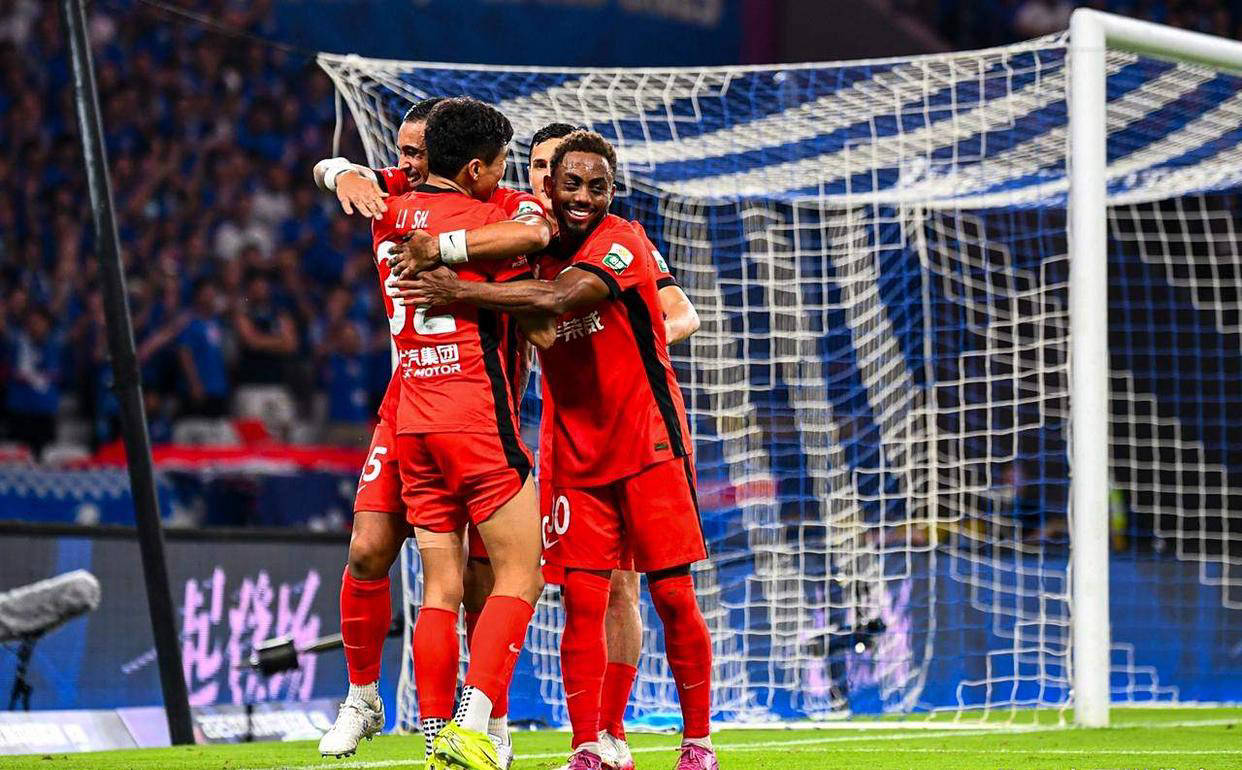 上港再度被申花逼平，近四轮只取得一场胜利