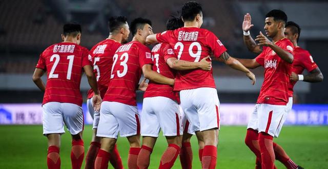 上港再度被申花逼平，近四轮只取得一场胜利
