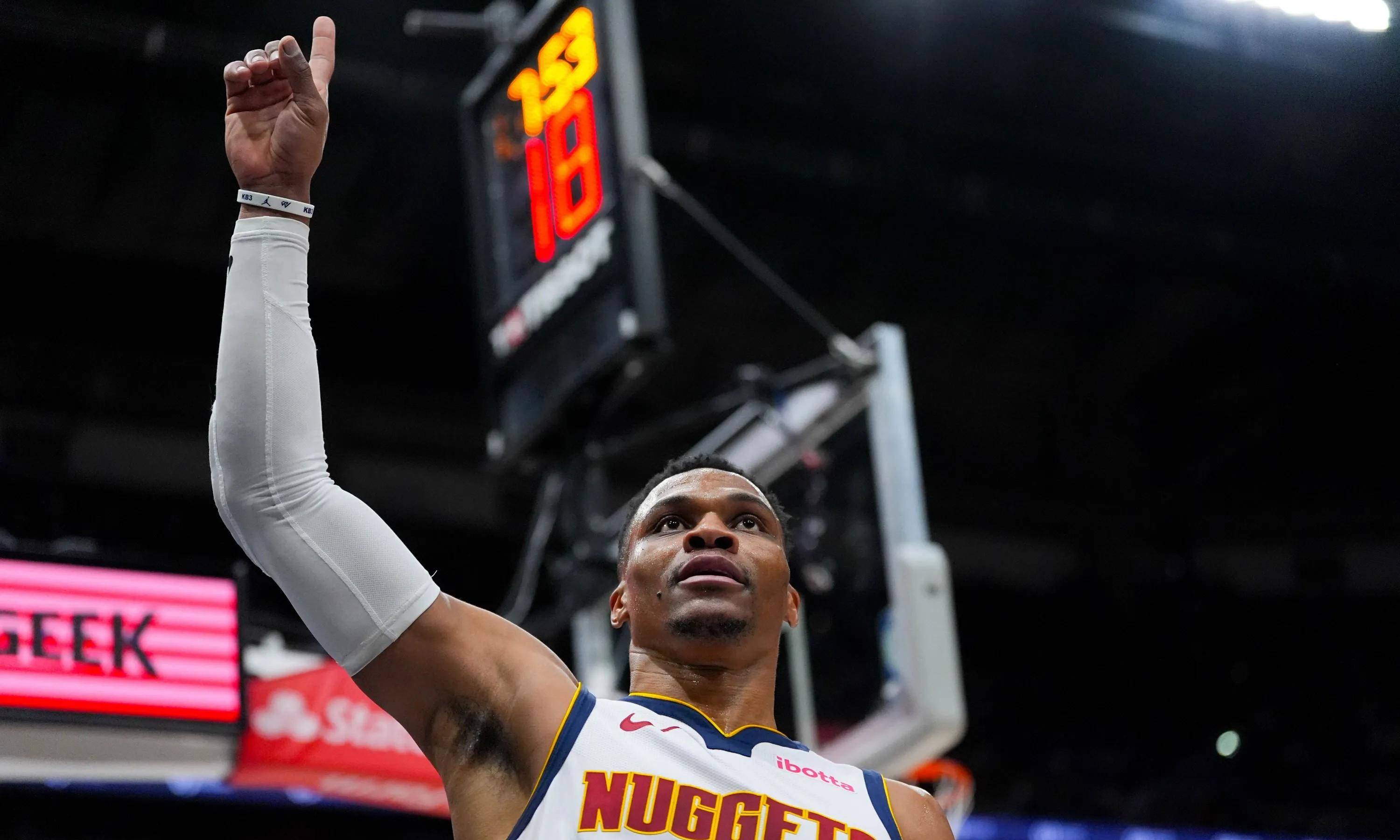 开拓者客场惨败太阳，利拉德罚球连失不敌保罗