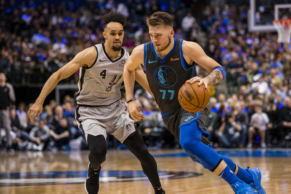 独行侠惜败太阳,唐西奇表现出色 独行侠惜败太阳,唐西奇表现出色