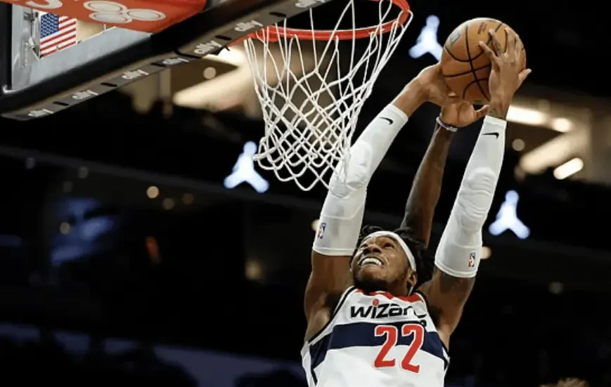 老鹰不敌黄蜂,史戴文斯高效得分的简单介绍 老鹰不敌黄蜂,史戴文斯高效得分的简单介绍