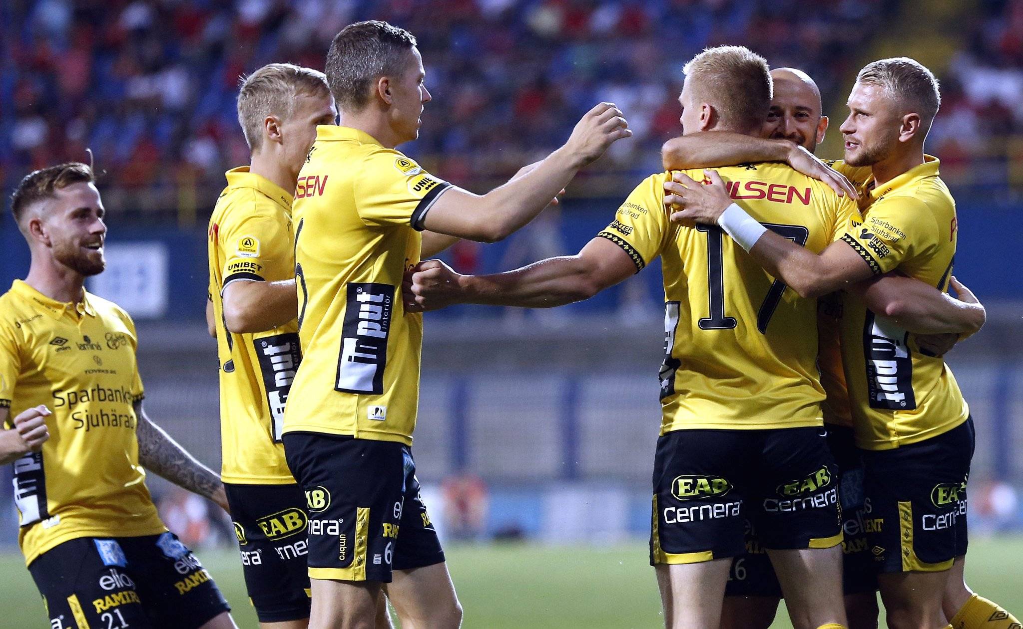 上港客场连扳两球首回合亚冠赛事于广岛三箭平局