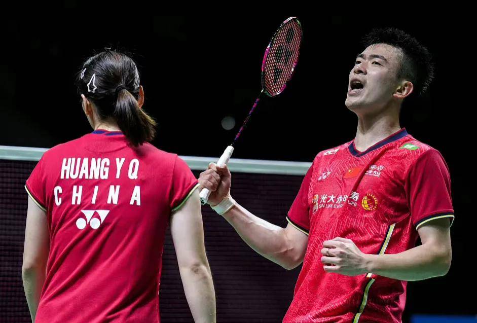 包含印度队逆转丹麦队，郑思维关键制胜的词条